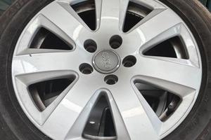 Cerchi e gomme Audi 225/55R16