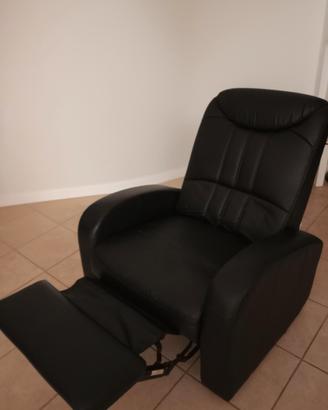 Poltrona reclinabile. Non elettrica.