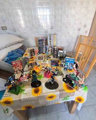 Lotto grosso Manga, action figure e accessori