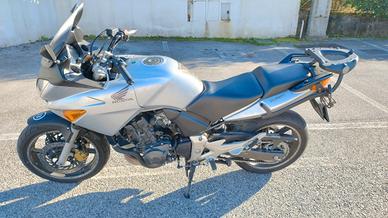 Honda cbf 600