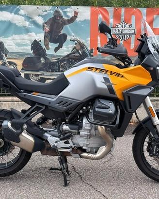 Moto Guzzi Stelvio pari al nuovo