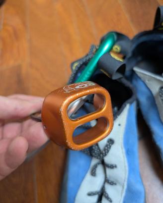 sistema di assicurazione arrampicata - secchiello