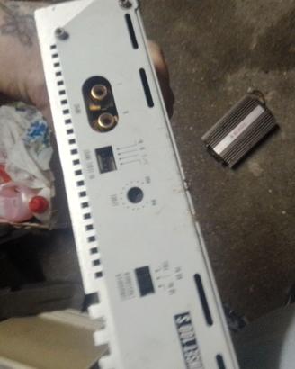 Amplificatore per auto
