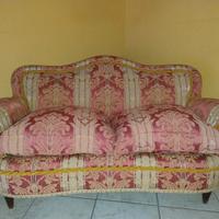 Divano in stile classico