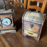 Set orologio da tavolo + cassettiera in legno