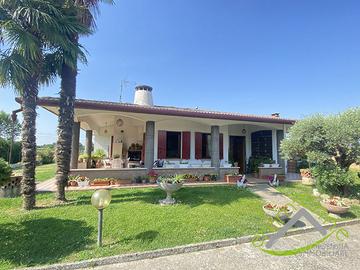 CASA SINGOLA SU UN UNICO LIVELLO