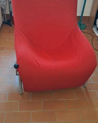 poltrona  ikeea modello Romme rosso 