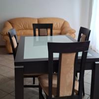 Set tavolo allungabile + 4 sedie in velluto