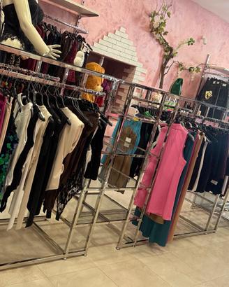 Arredo negozio abbigliamento