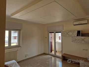 Ampio 4 vani al terzo piano con box auto