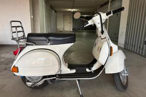 Vespa P200e