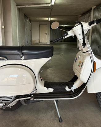 Vespa P200e
