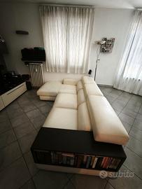 Divano angolare in pelle bianca 