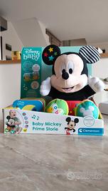 Baby Mickey cantastorie 