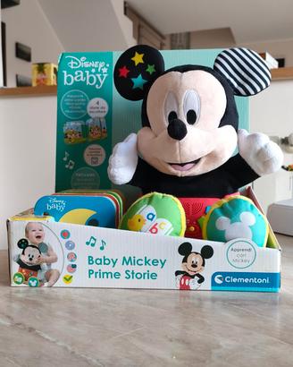 Baby Mickey cantastorie 