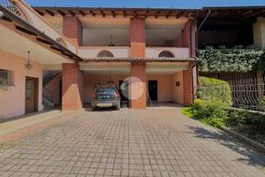 3 LOCALI A PROVAGLIO D'ISEO