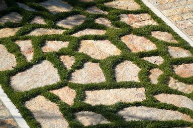 Pavimento - Giganti in pietra di Apricena