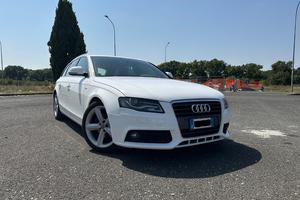 Audi A4 Avant S Line 143 CV