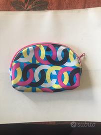 Piccolo e sgargiante beauty-case vintage