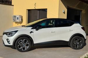 Renault Captur Plug-In Hybrid - 10.2022 - 19250 Km
