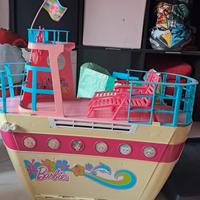 nave da crociera Barbie