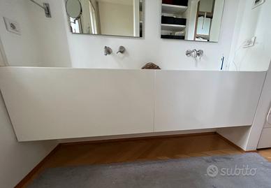 Mobile bagno in Corian
