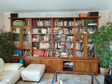 Libreria in legno massello – 4x2,5 metri