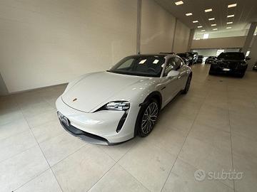 PORSCHE Taycan 4 Cross Turismo