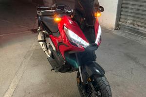 Xadv 750