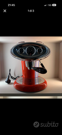 Macchina del caffè Illy