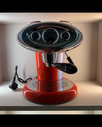 Macchina del caffè Illy