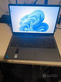 notebook Lenovo i3 11° generazione 