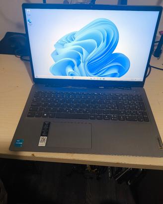 notebook Lenovo i3 11° generazione 
