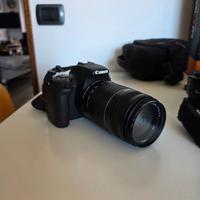 Fotocamera canon 200D corpo macchina + batterie