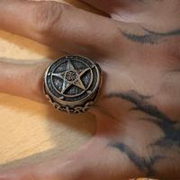 Anello con pentacolo