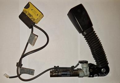 Pretensionatore lato passeggero BMW E46 8257788R