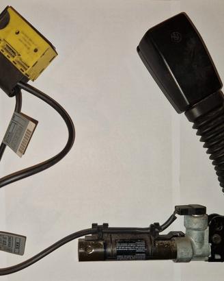 Pretensionatore lato passeggero BMW E46 8257788R