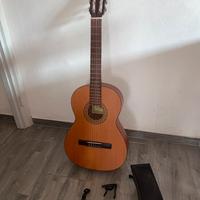 Chitarra classica con accessori