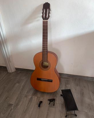 Chitarra classica con accessori