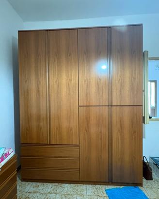 Armadio in legno