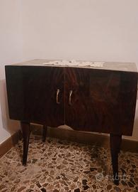Comodino anni 60 vintage con due ante