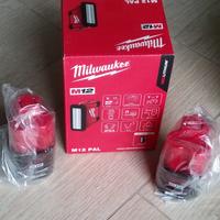 Lampada Milwakee M12 + 2 batterie NUOVA