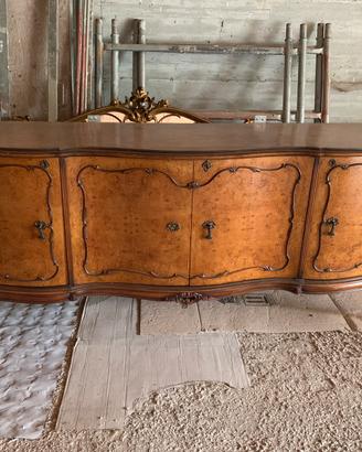 Credenza chippendale