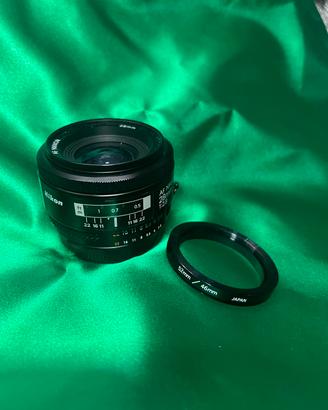 Nikon AF Nikkor 28 mm.