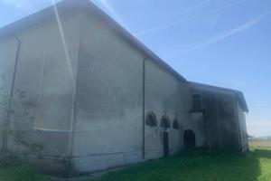 Rustico / Casale di 322 m² con box auto doppio a S