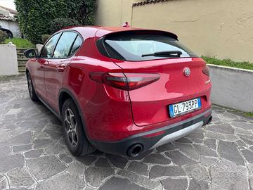 Alfa Romeo Stelvio 2.2 Turbodiesel 160 CV AT8 RWD 