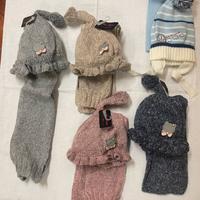 Stock  completo sciarpa e cappello bambino