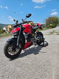 Ducati streetfighter  v2 (2024) + accessori