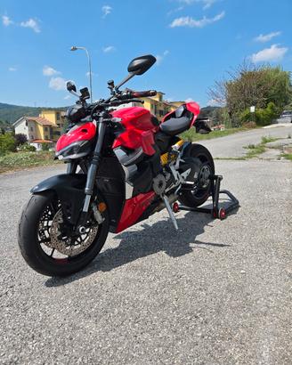 Ducati streetfighter  v2 (2024) + accessori
