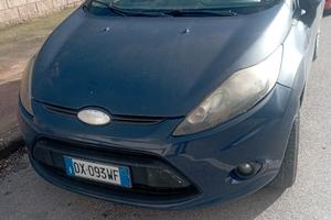 Ford Fiesta benzina è gas